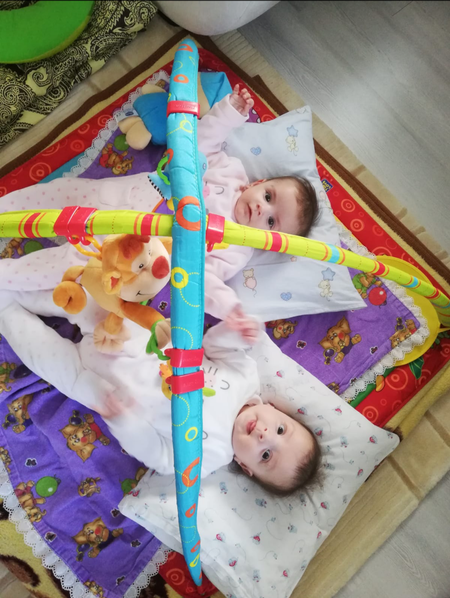 Defne ve Selin Can